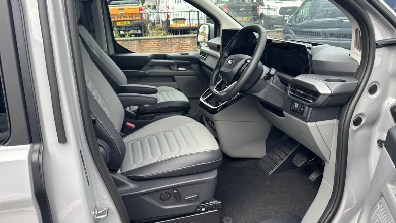 Ford Tourneo Custom 340 L1 Electric Rwd 160kW 65kWh H1 Titanium X 8 seater Auto